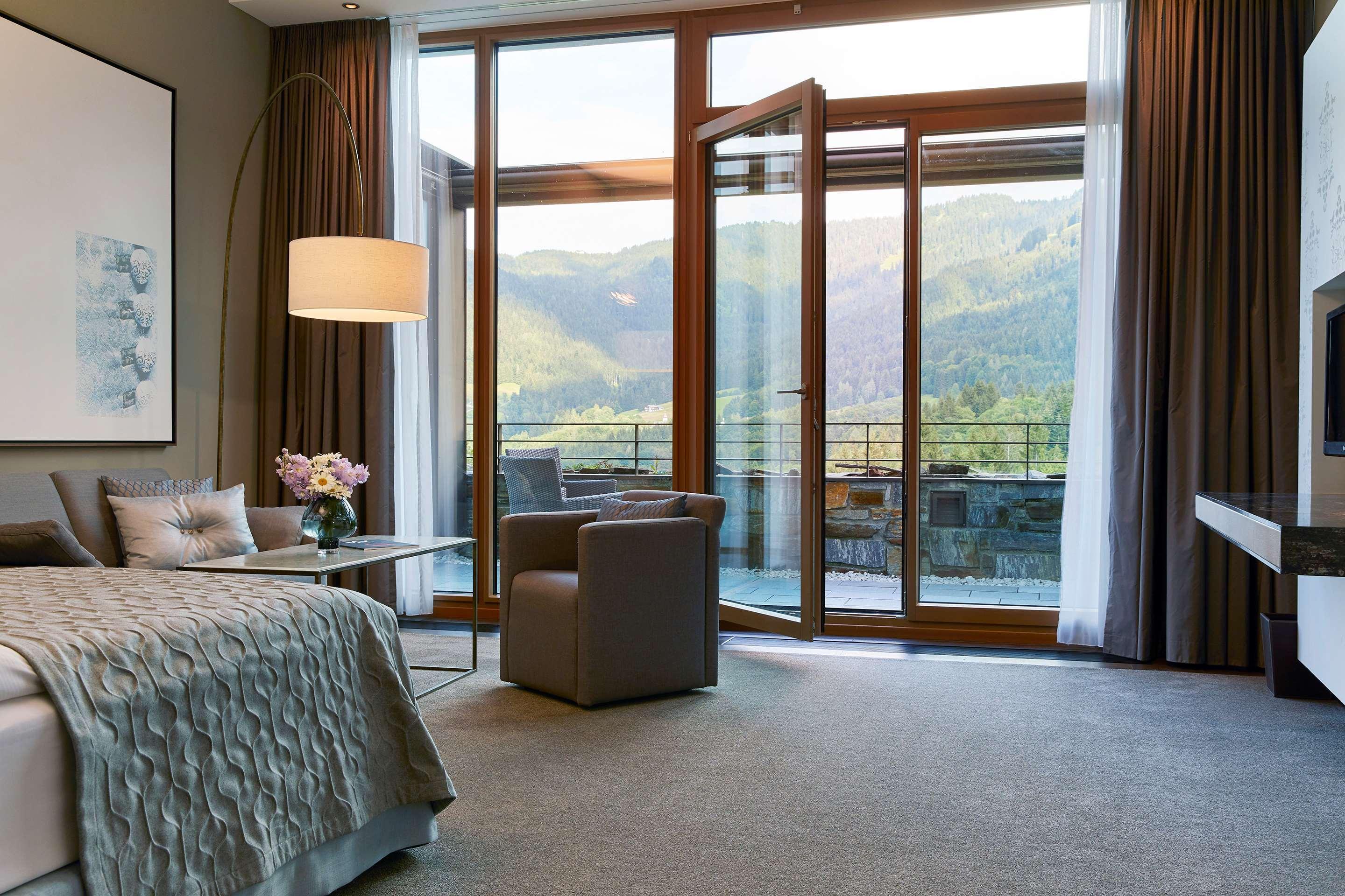 Kempinski Hotel Berchtesgaden Exterior foto A room at the Hotel Axelmannstein